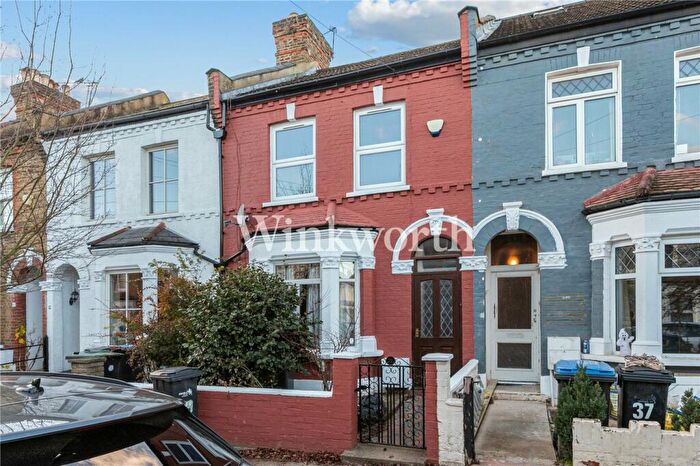 2 Bedroom Terraced House To Rent In Livingstone Road, London, N13