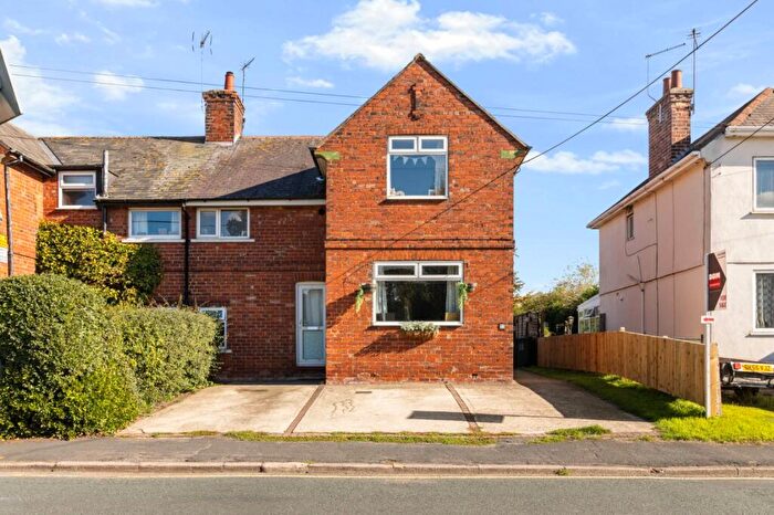 3 Bedroom Semi-Detached House For Sale In St Barnabas Road, Barnetby, North Lincolnshire, DN38