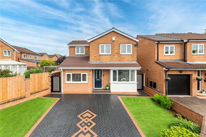 3 Bedroom Detached House For Sale In Rembrandt Avenue, Tingley, Wakefield, West Yorkshire, WF3