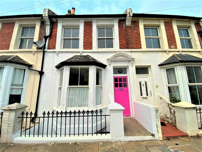 3 Bedroom Maisonette To Rent In St. Marys Road, Hastings, TN34