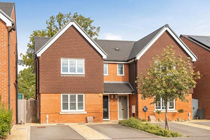 3 Bedroom Semi-Detached House For Sale In Garrett Drive, Shinfield, Reading, RG2