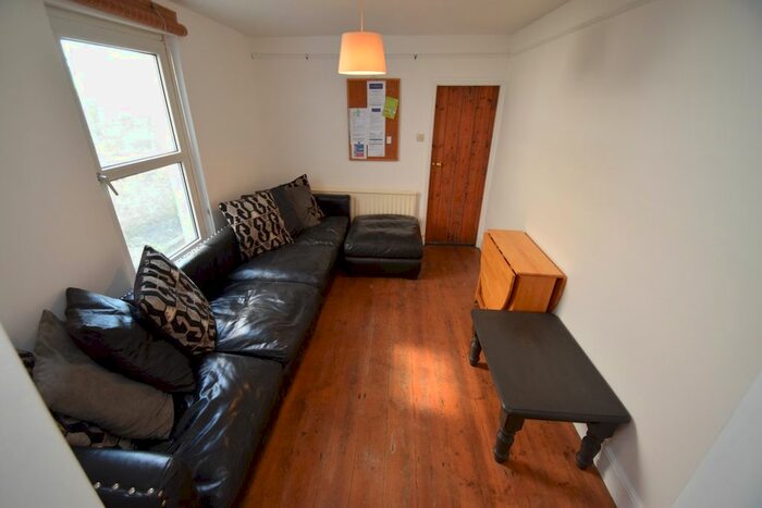 5 Bedroom Terraced House To Rent In Dracaena Avenue, Falmouth, TR11