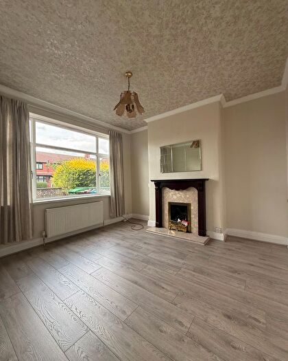 3 Bedroom Semi Detached House To Rent In Long Lane, Chadderton, OL9