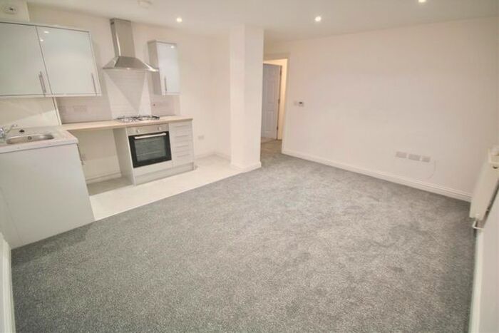 1 Bedroom Flat To Rent In Queens Road, Portsmouth, PO2