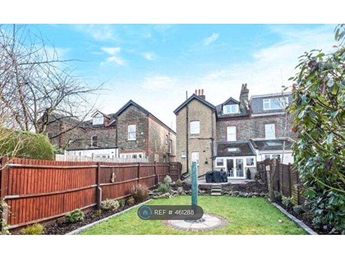 2 Bedroom Flat To Rent In Copers Cope Road, Beckenham, BR3