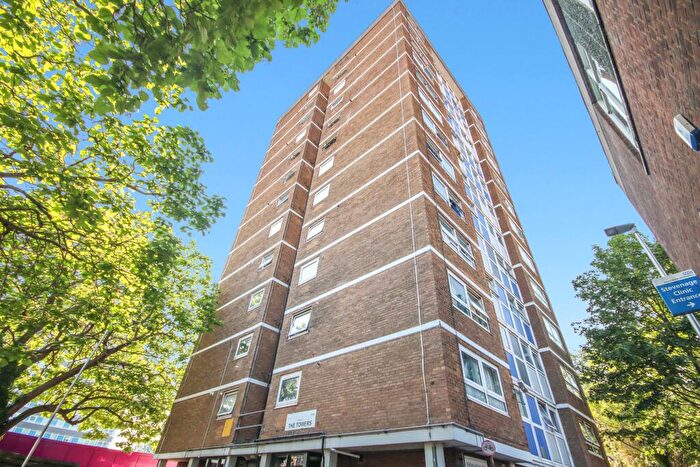 1 Bedroom Flat For Sale In The Towers Southgate, Stevenage, SG1