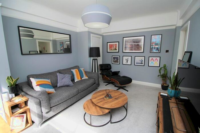 1 Bedroom Flat To Rent In Du Cane Court, Balham High Road, London, SW17