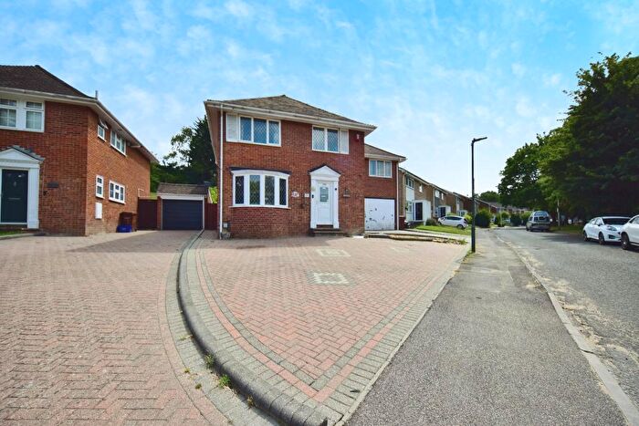 4 Bedroom Detached House For Sale In Harvesters Close, Rainham, ME8