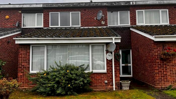 3 Bedroom Town House To Rent In Brade Drive, Coventry, CV2