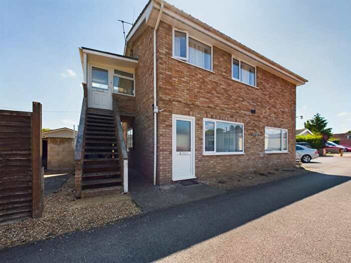 1 Bedroom Flat To Rent In Meadow Park, Sherfield-On-Loddon, RG27