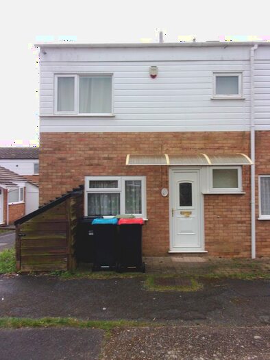 3 Bedroom End Of Terrace House To Rent In Abbotsfield, Milton Keynes, MK6