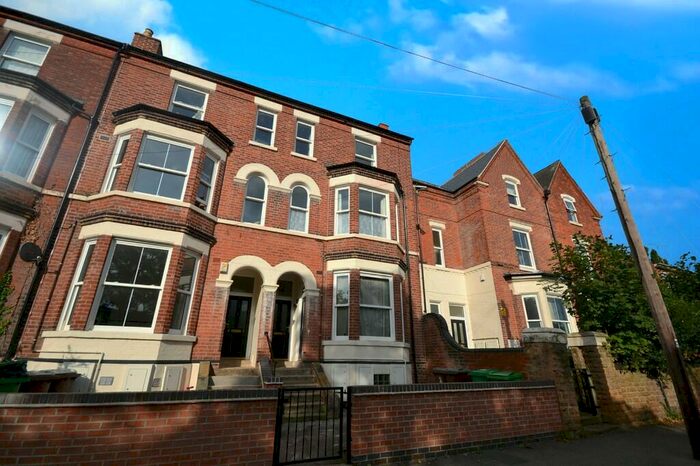 3 Bedroom Flat To Rent In Larkdale Street, Nottingham, NG7