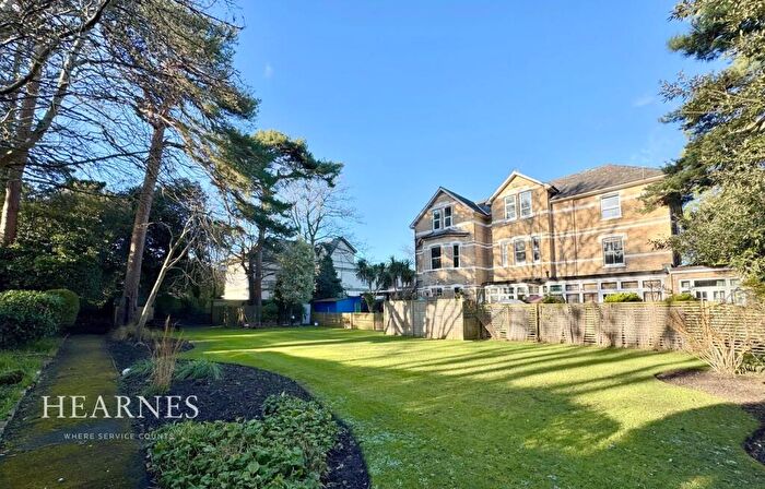 2 Bedroom Apartment For Sale In Cedarwood, Christchurch Road, Bournemouth, BH1