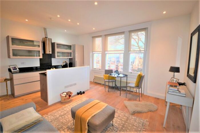 2 Bedroom Flat To Rent In Belsize Avenue, Belsize Park, London, NW3