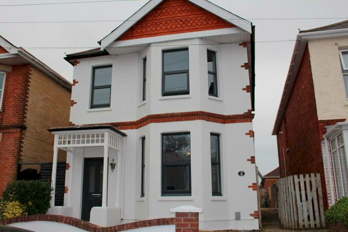 6 Bedroom House To Rent In Bedroom House In Bournemouth, BH9