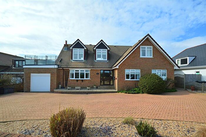4 Bedroom Detached House For Sale In Superb Seafront Location * Yaverland, PO36