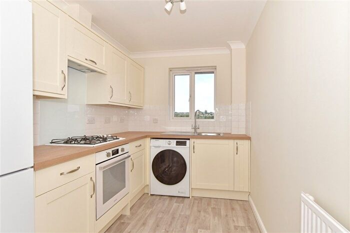 2 Bedroom Flat For Sale In Florin Drive, Rochester, Kent, ME1