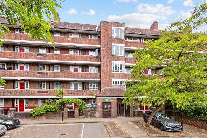 3 Bedroom Flat To Rent In White City Estate, White City, W12