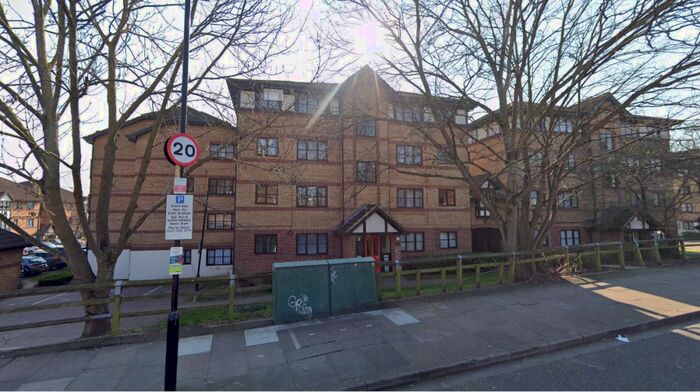 1 Bedroom Flat To Rent In Somerset Gardens, White Hart Lane, London, N17