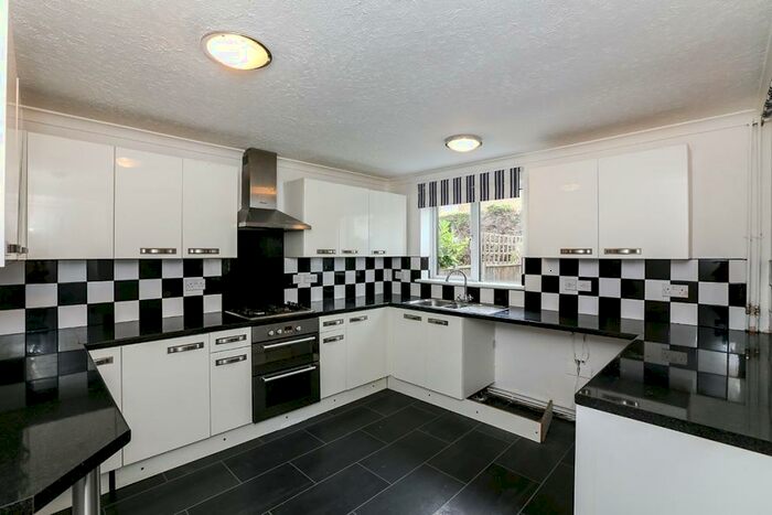3 Bedroom Terraced House To Rent In Lingfield Road, Stevenage, Hertfordshire, SG1