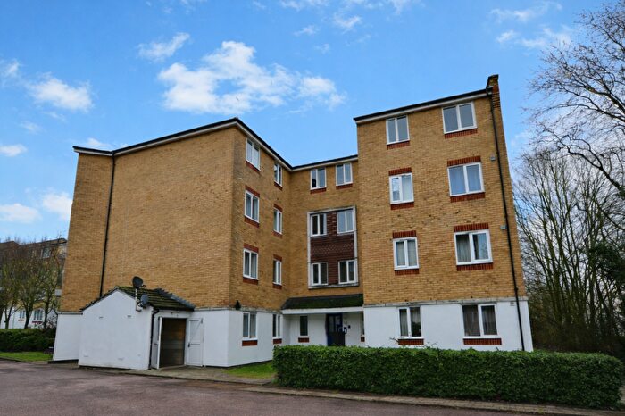 2 Bedroom Flat For Sale In Dadswood, Harlow, Essex, CM20