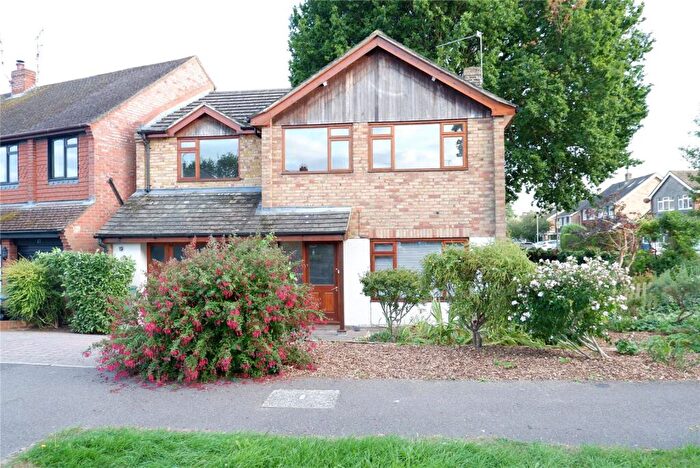 4 Bedroom Detached House To Rent In Sycamore Drive, Twyford, Berkshire, RG10