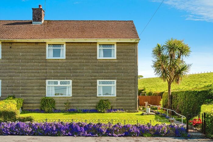 3 Bedroom Semi-Detached House For Sale In Bwlchygwin, Felindre, Swansea, SA5