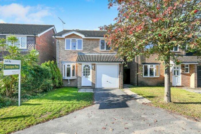 3 Bedroom Property To Rent In Southern Way, Farnham, GU9