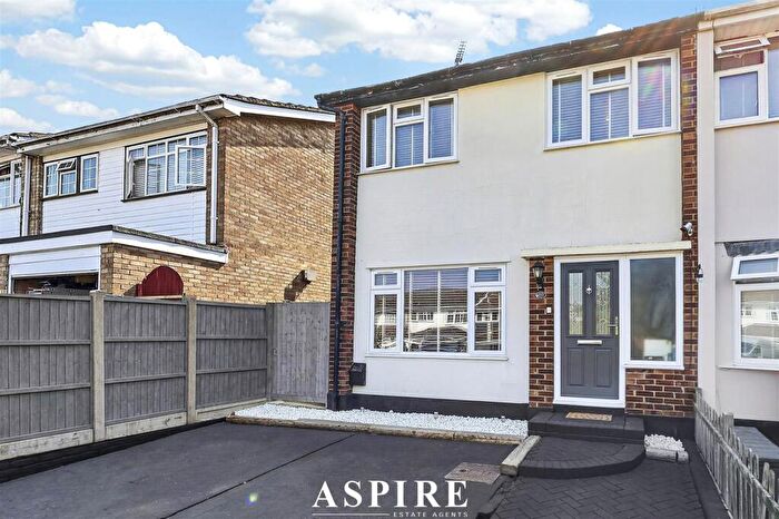 4 Bedroom End Of Terrace House For Sale In Video Tour Inside - Leighton Road, Thundersley, Benfleet, SS7