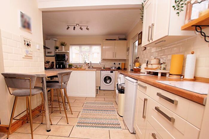 3 Bedroom End Of Terrace House For Sale In Pettycot Crescent, Gosport, PO13