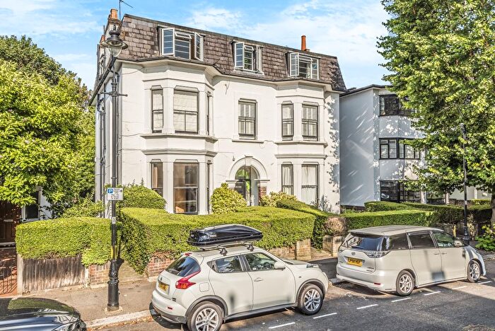 1 Bedroom Flat To Rent In Avenue Crescent, London, W3