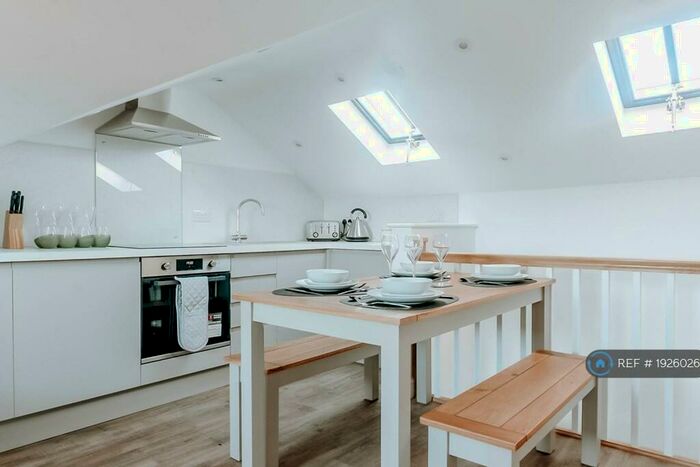 2 Bedroom Maisonette To Rent In Mayfield Grove, Harrogate, HG1