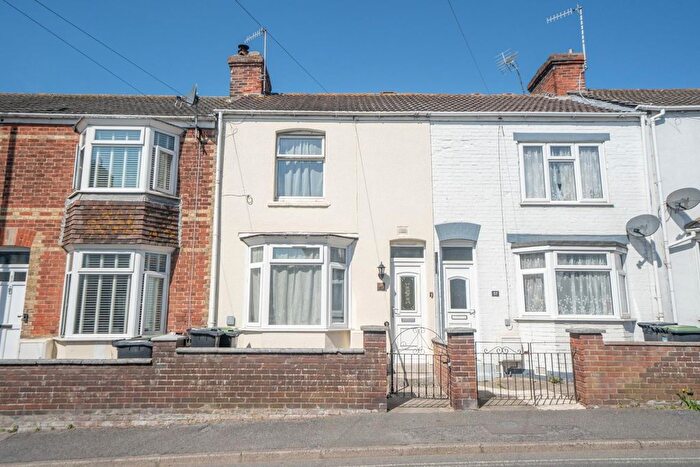 2 Bedroom Terraced House For Sale In Newstead Road, Weymouth, DT4