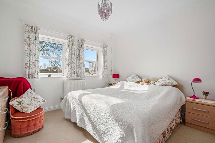 2 Bedroom Detached Bungalow For Sale In South Drive, Cuffley, Potters Bar, EN6