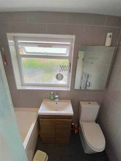 3 Bedroom End Of Terrace House To Rent In Park View Road, Uxbridge, Middlesex, UB8