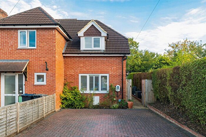 2 Bedroom Property To Rent In Elizabeth Road, Godalming, GU7