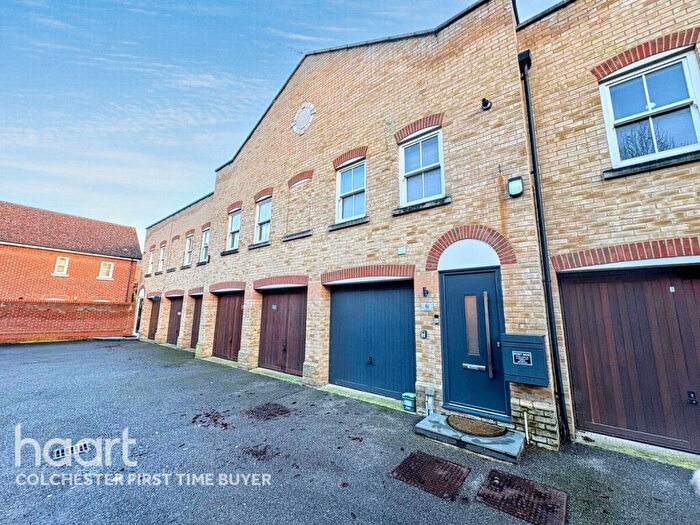 2 Bedroom Coach House For Sale In Garland Road, Colchester, CO2