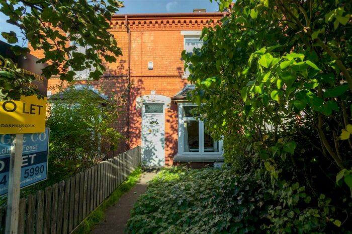 5 Bedroom House To Rent In Newton Grove, Dartmouth Road, Birmingham, B29