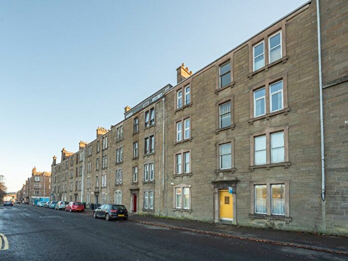 2 Bedroom Flat To Rent In Blackness Road, Dundee, DD2