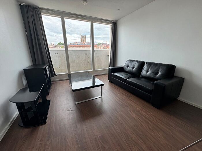 1 Bedroom Flat To Rent In Canal Street, Nottingham, Nottinghamshire, NG1