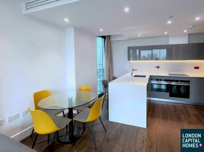3 Bedroom Apartment To Rent In Piazza Walk, London, E1