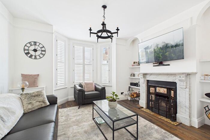 4 Bedroom Terraced House For Sale In Hockliffe Road, Leighton Buzzard, LU7