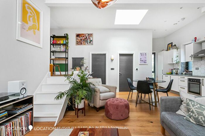 1 Bedroom Flat To Rent In Wilmer Place, London, N16