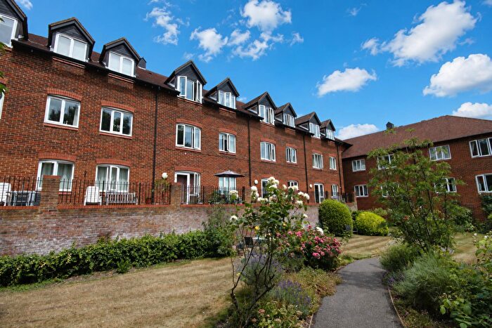 2 Bedroom Apartment To Rent In Holly Court, Leatherhead, KT22