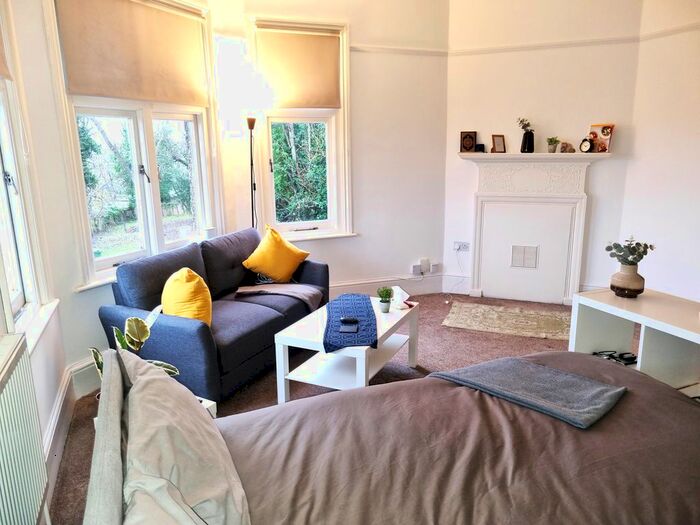 1 Bedroom Flat To Rent In Arthur Road, Wimbledon Park, SW19