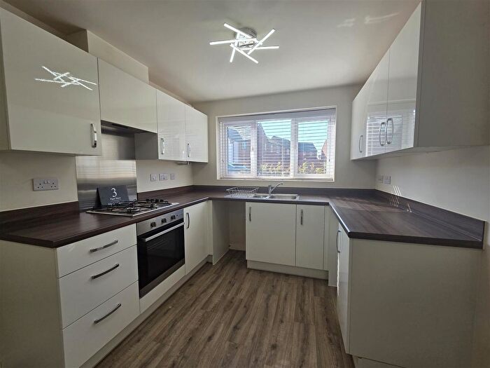 3 Bedroom Semi Detached House For Sale In Piper Street, Shirebrook, Mansfield, NG20
