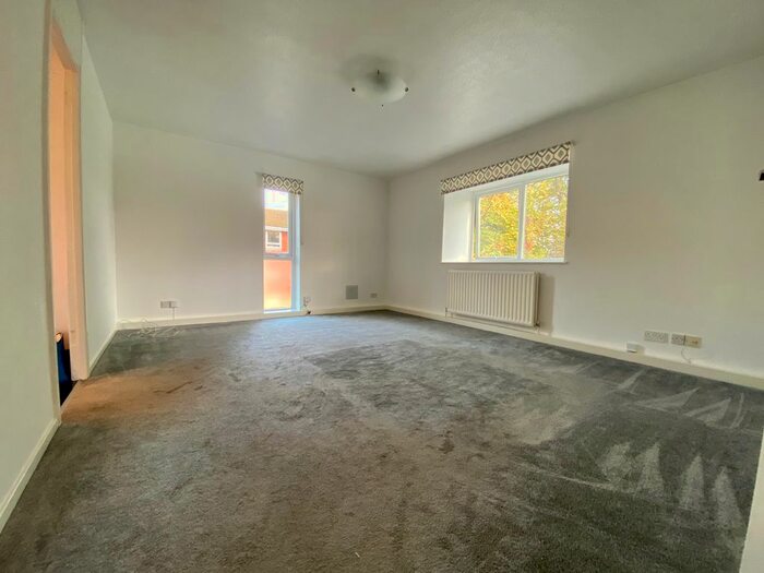 2 Bedroom Flat To Rent In Bloxworth Close, Wallington, SM6