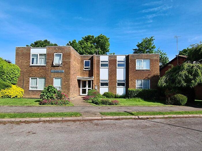 2 Bedroom Flat For Sale In Pelham Way, Great Bookham, KT23