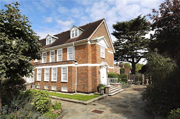4 Bedroom End Of Terrace House For Sale In Cambisgate, Church Road, SW19