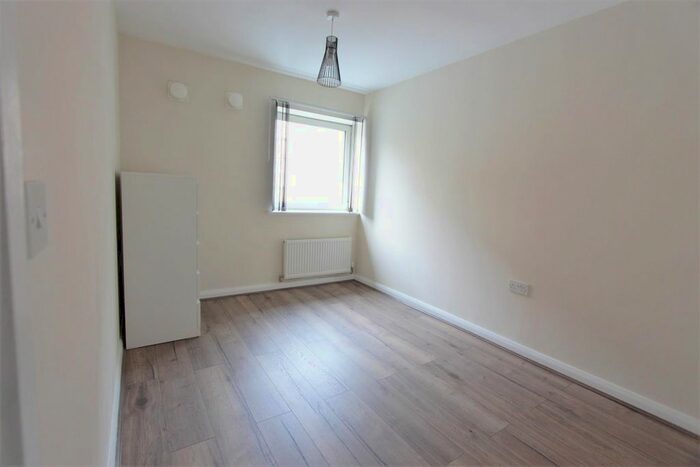 2 Bedroom Flat To Rent In Fornham Street, Sheffield, S2